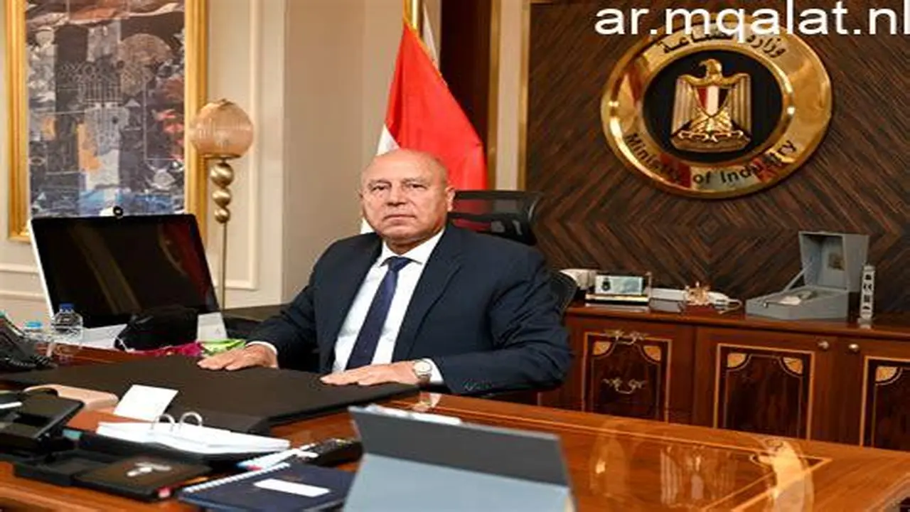رئيس هيئة التنمية الصناعية يتفقد أجنحة المعرض الدولي الـ16 للزجاج والألومنيوم
